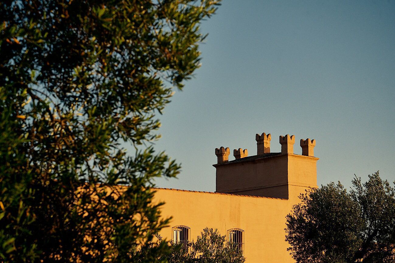 Vista exterior del Albergue La Almazara